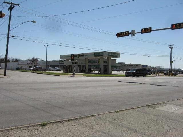 1104 W Ennis Ave, Ennis, TX 75119